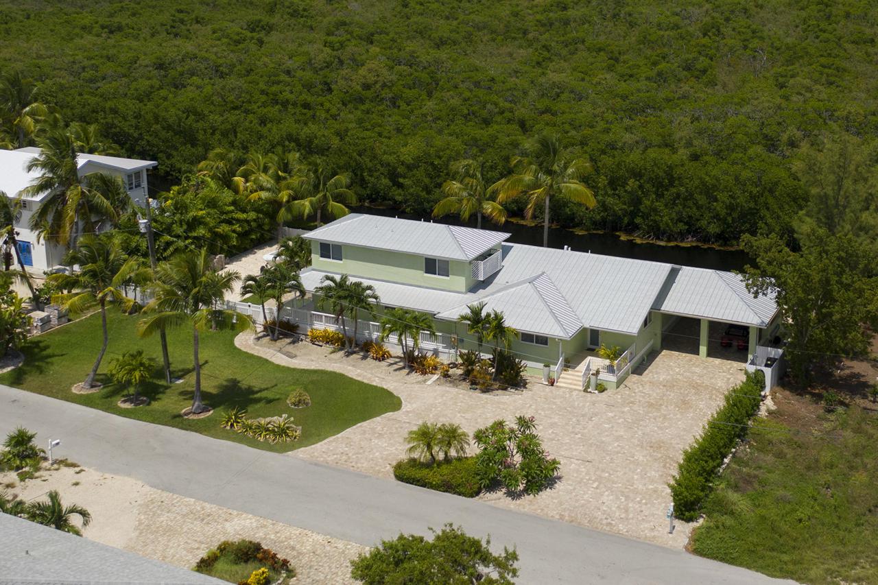 169 Venetian Way - Photo 1