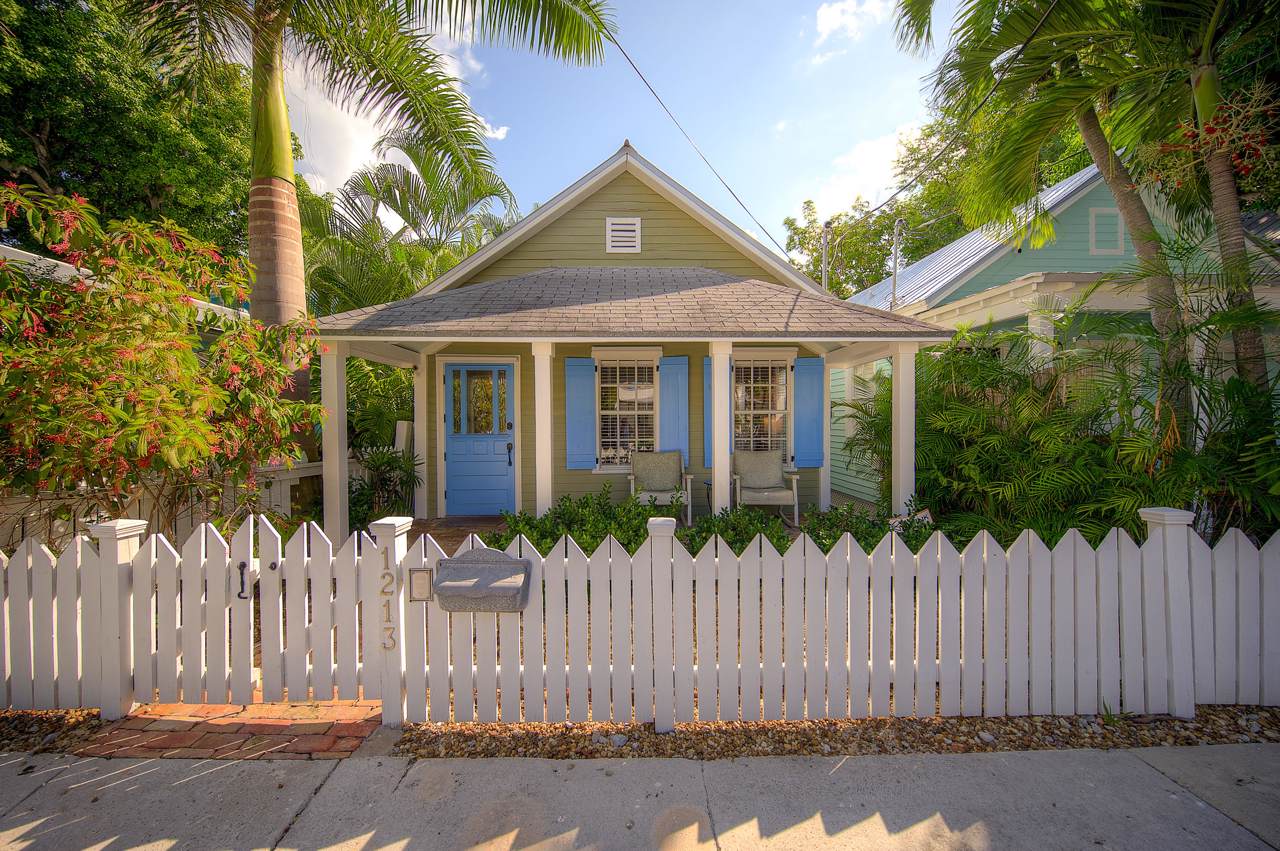 1213 Margaret Street - Photo 1