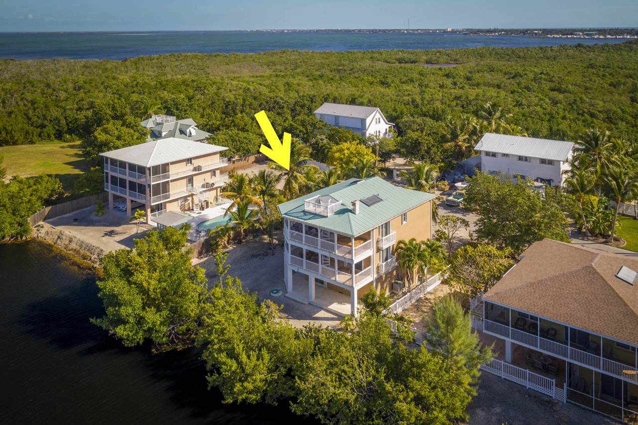 186 Venetian Way - Photo 1