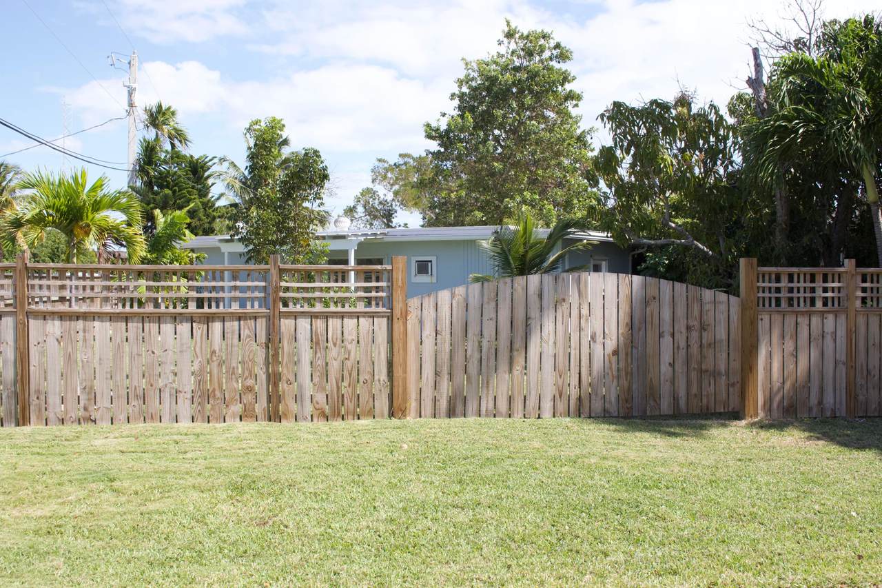 30120 Linda Street - Photo 1