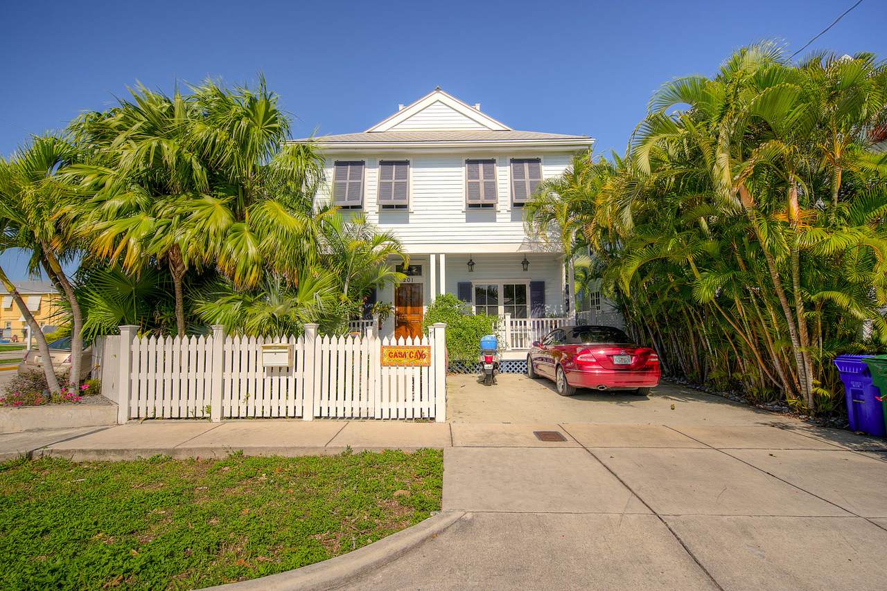 201 Virginia Street - Photo 1