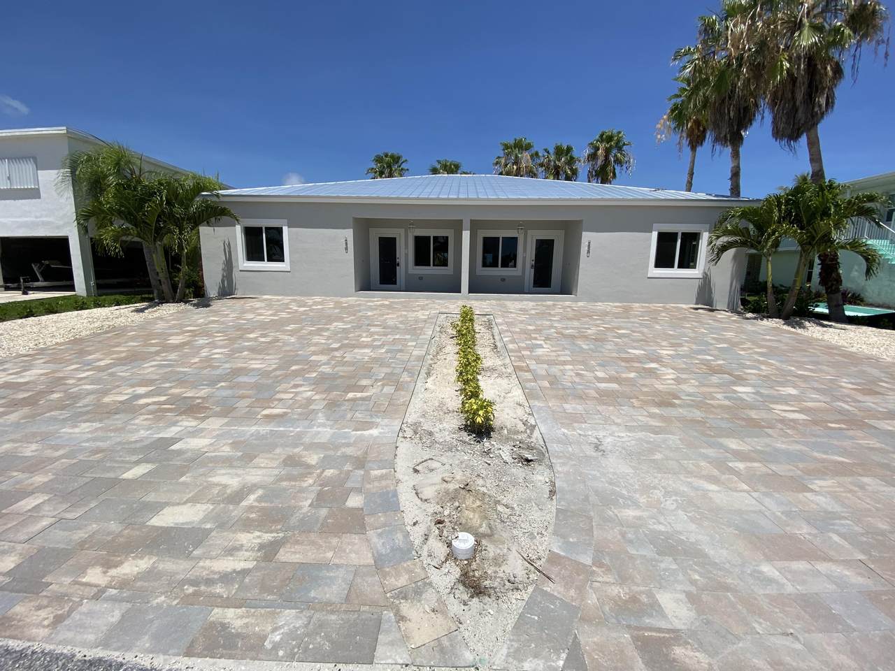 220 8Th Street - Photo 1