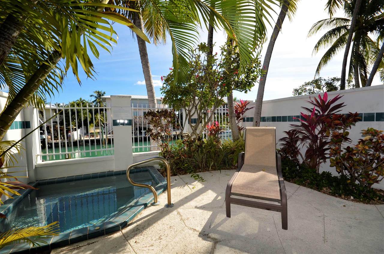 7008 Harbor Village Drive - Photo 1