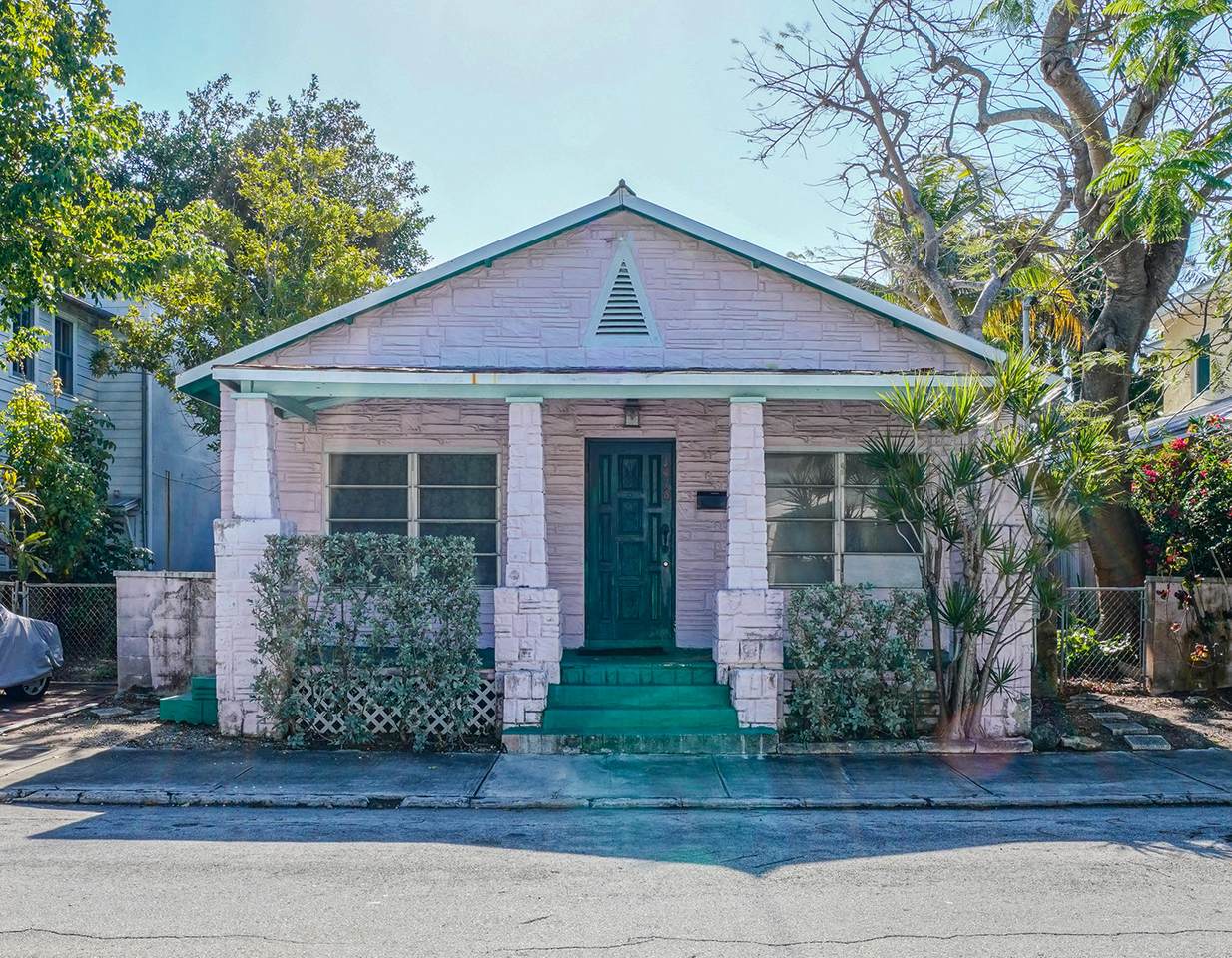 1418 Newton Street - Photo 1