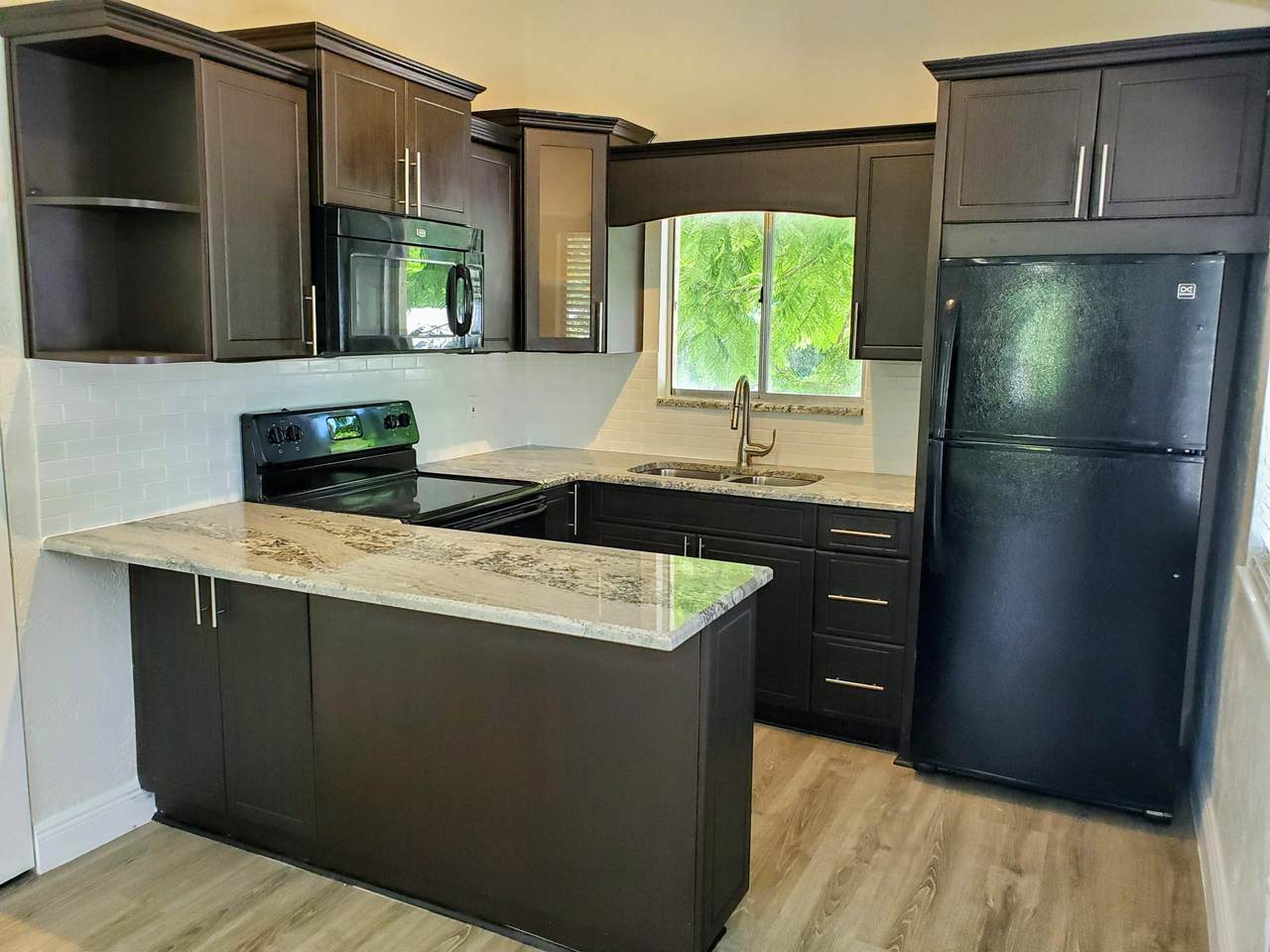 467 Sunset Drive - Photo 1