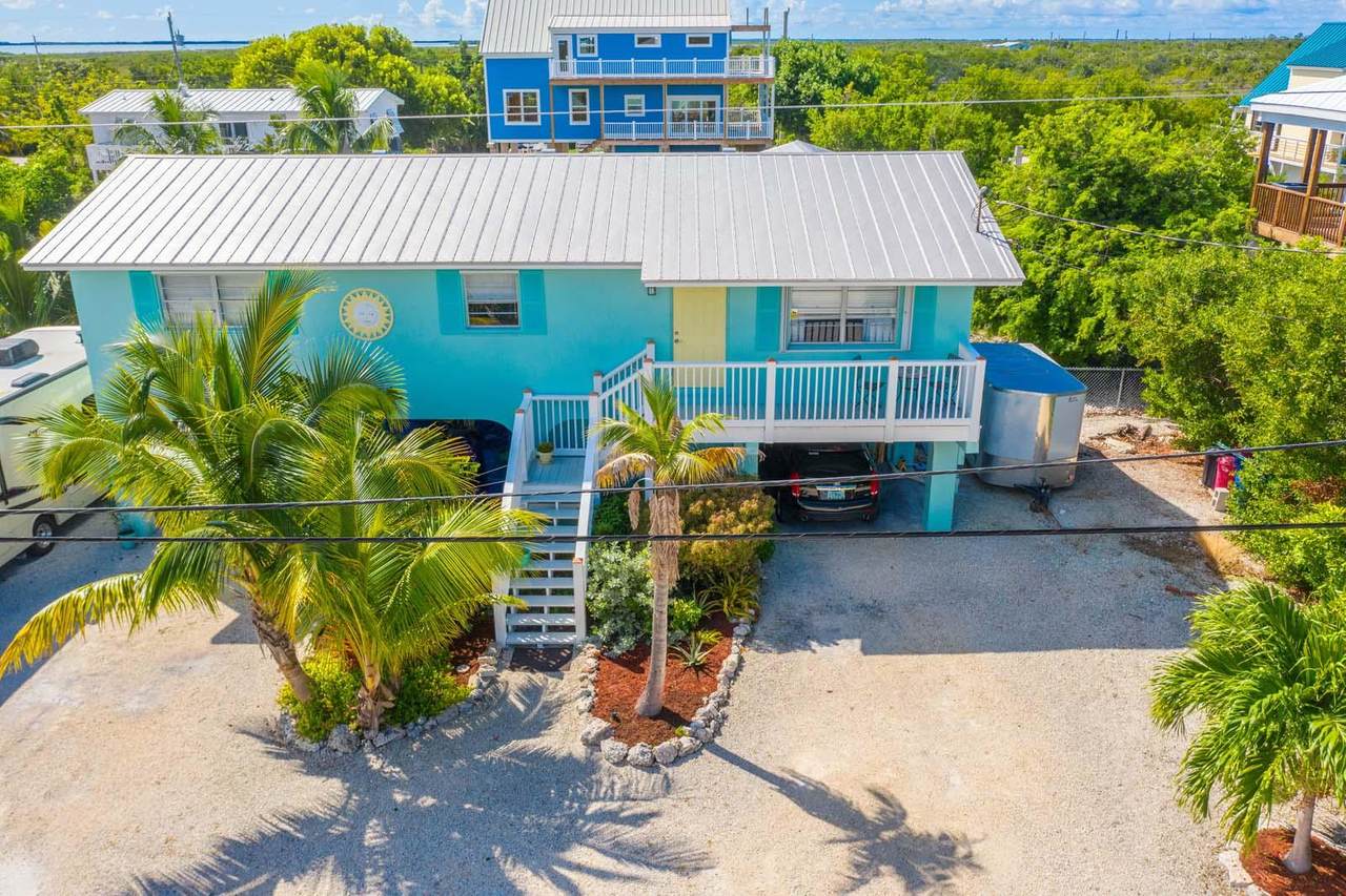 940 Loggerhead Lane - Photo 1