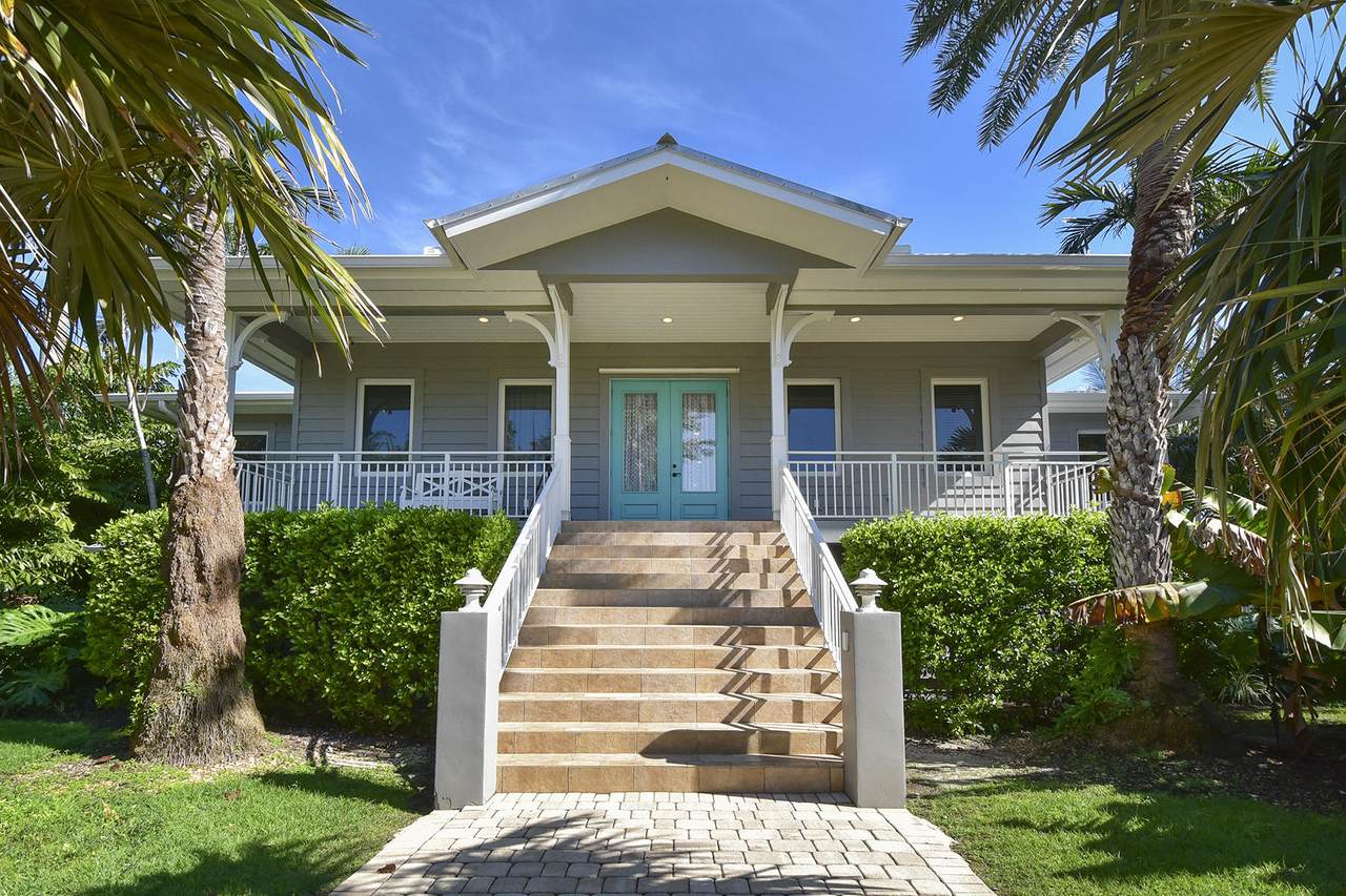 180 Sunrise Drive - Photo 1