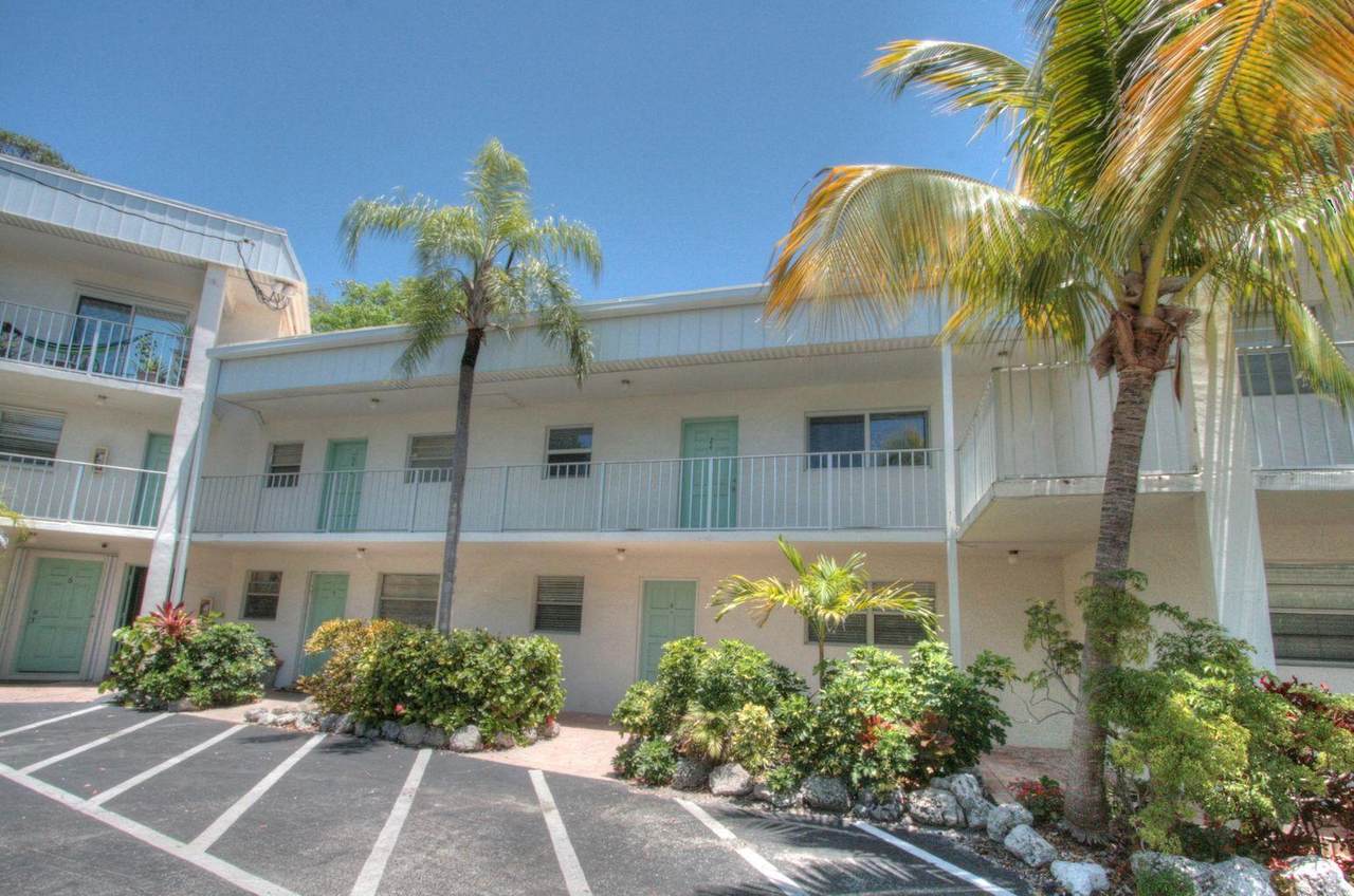 300 Ocean Drive - Photo 1