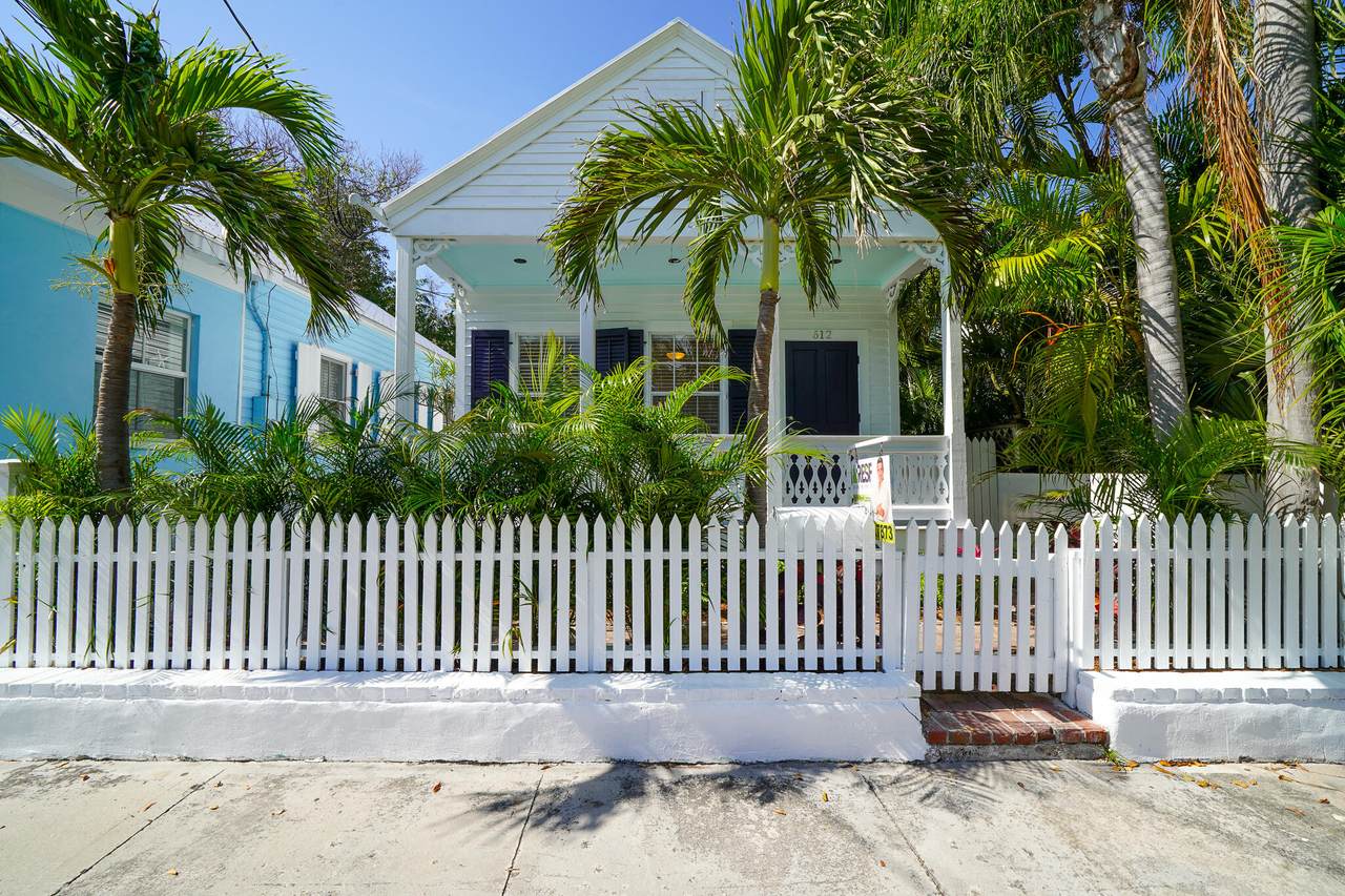 612 Elizabeth Street - Photo 1