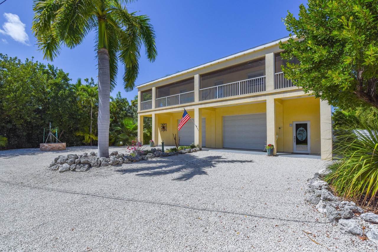23 Sugarloaf Drive - Photo 1