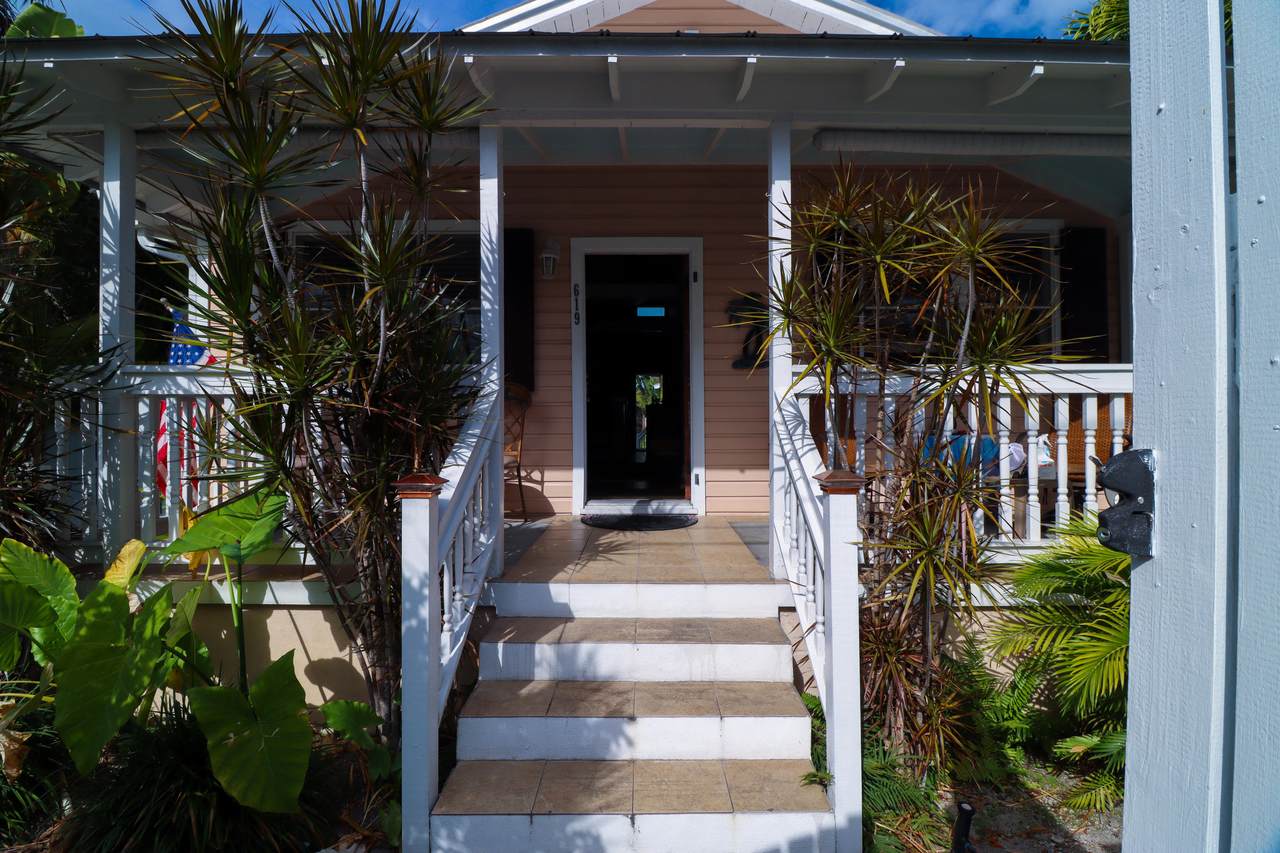 619 Thomas Street - Photo 1