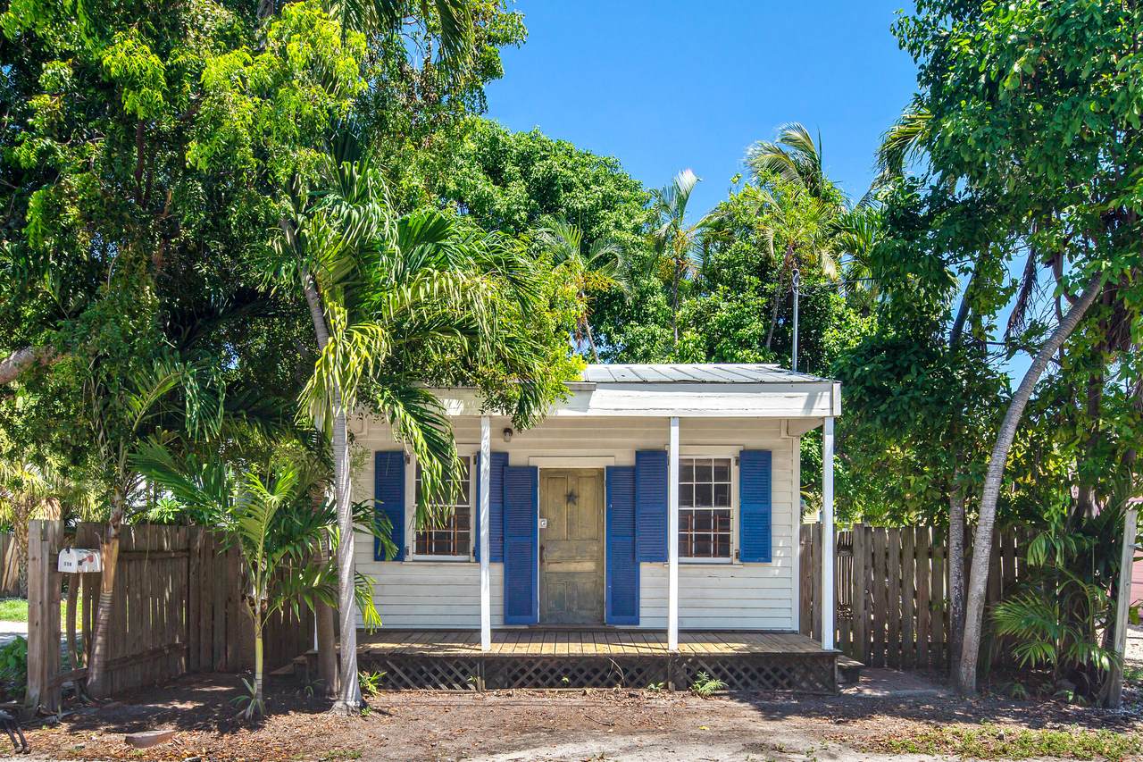 114 Olivia Street - Photo 1