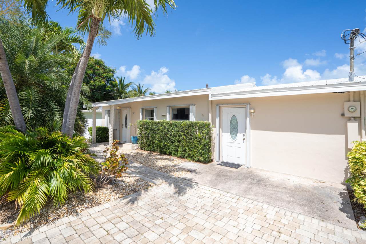 186 Coconut Boulevard - Photo 1