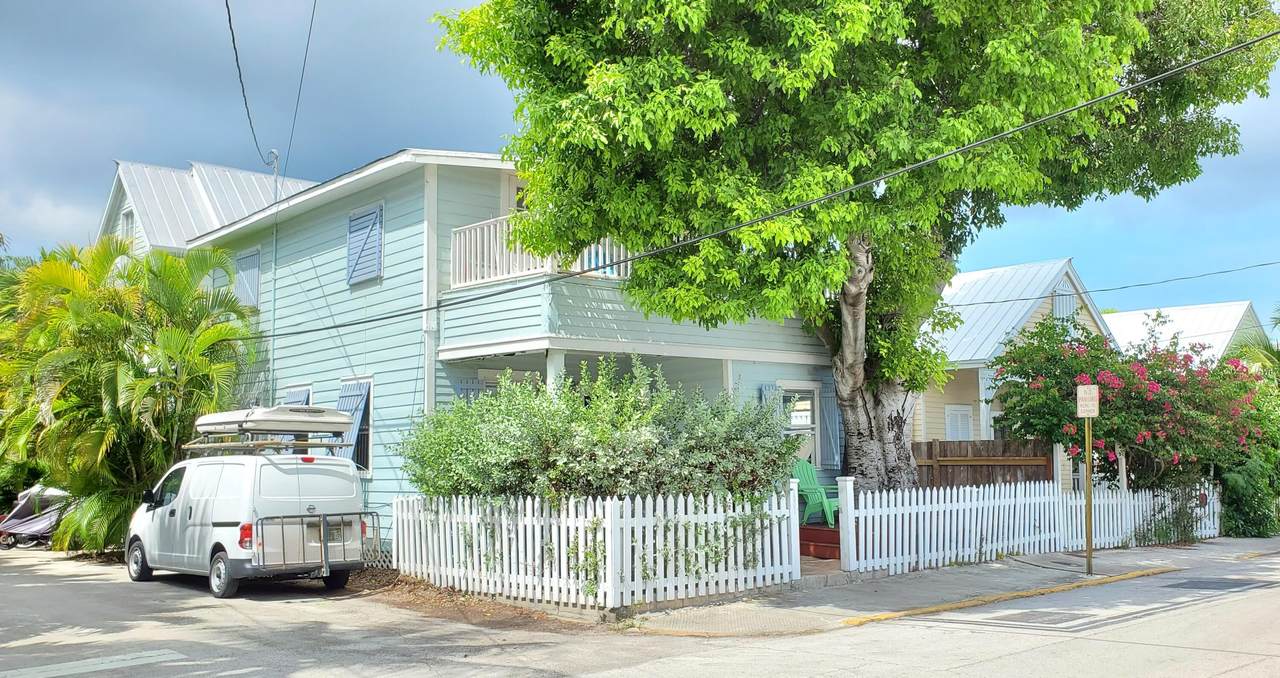1301 Newton Street - Photo 1
