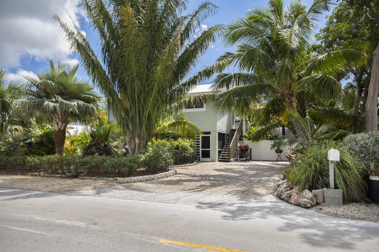 29678 Constitution Avenue - Photo 1