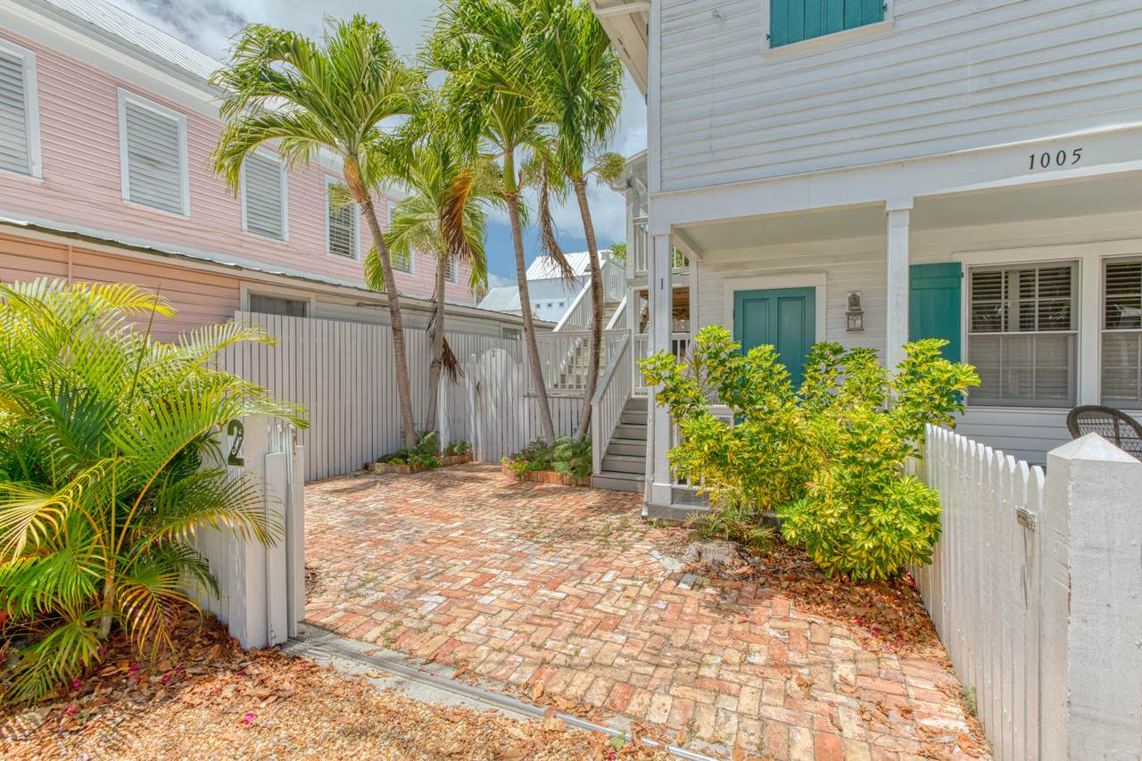 1005 Watson Street - Photo 1