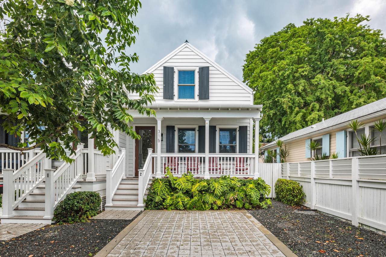 315 Catherine Street - Photo 1