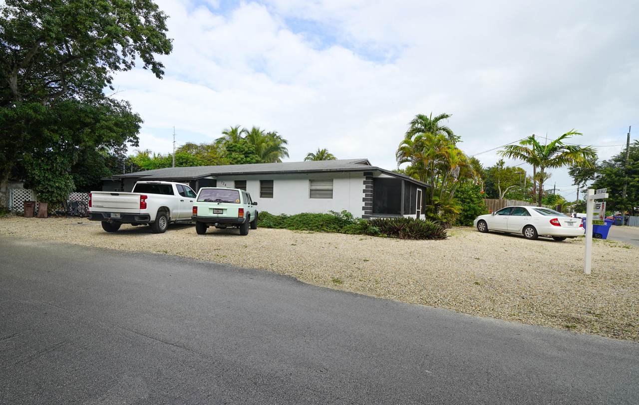 136 Harry Harris Drive - Photo 1