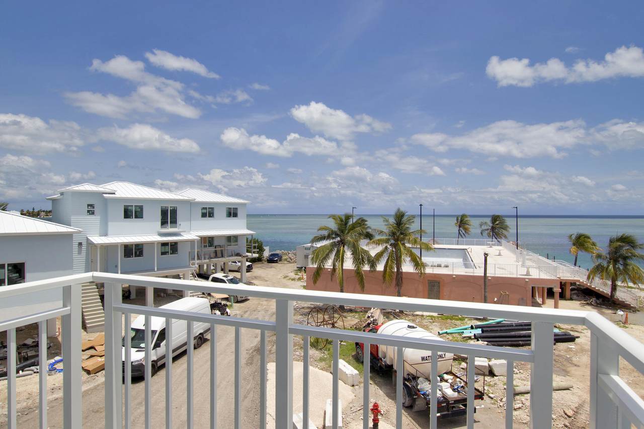 10877 Overseas Highway - Photo 1