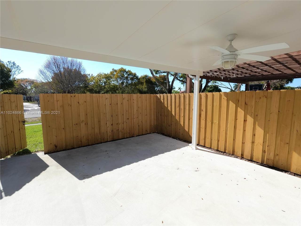 17848 141st Court - Photo 1