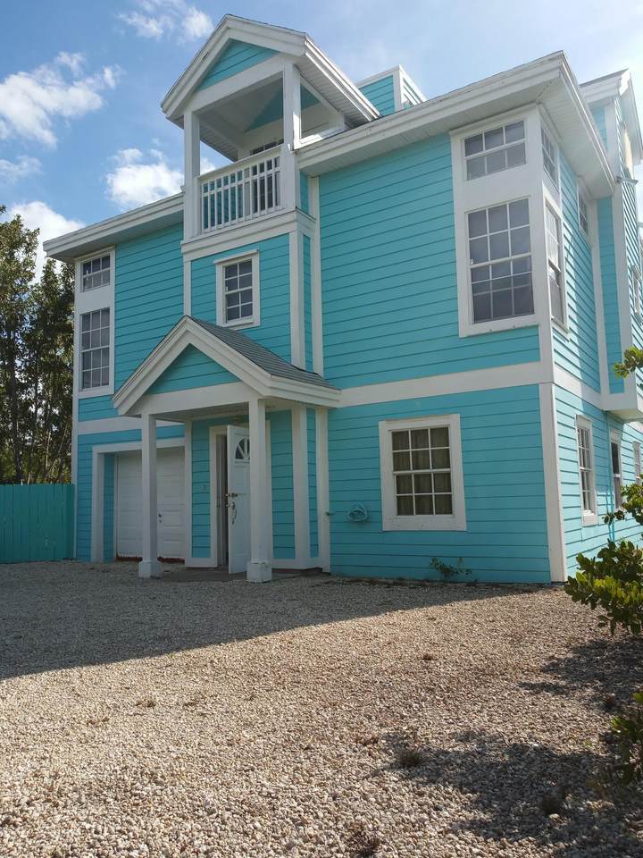202 Canal Drive - Photo 1