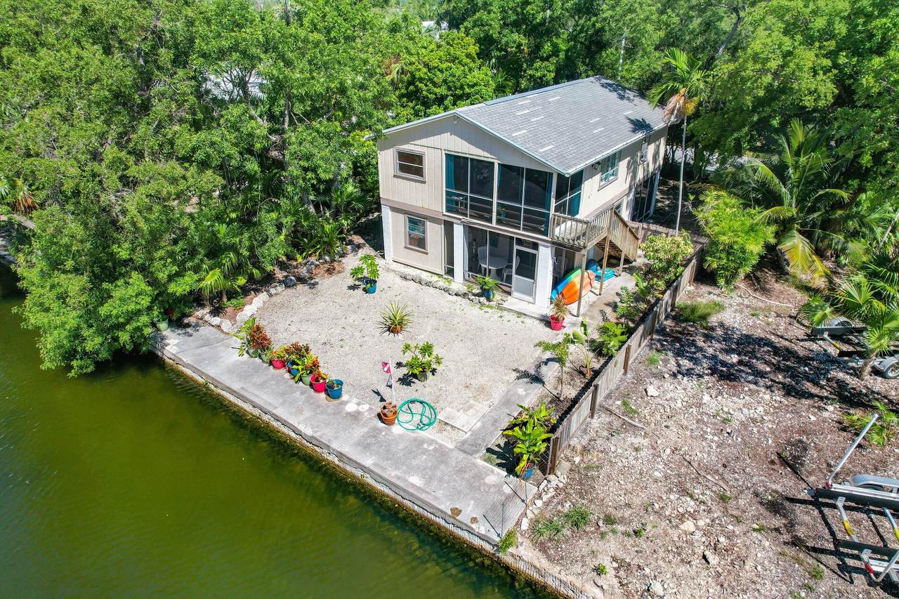 29112 Violet Drive - Photo 1