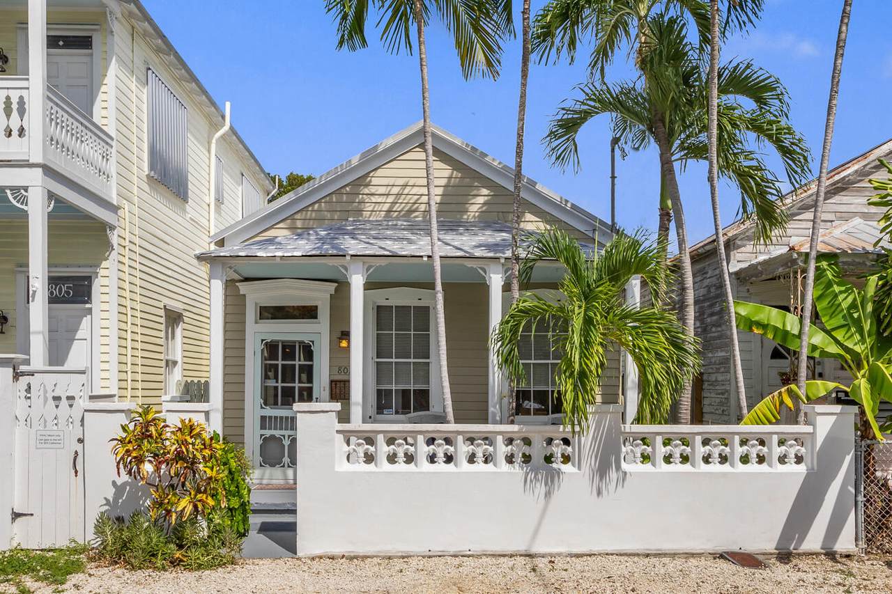 807 Catherine Street - Photo 1