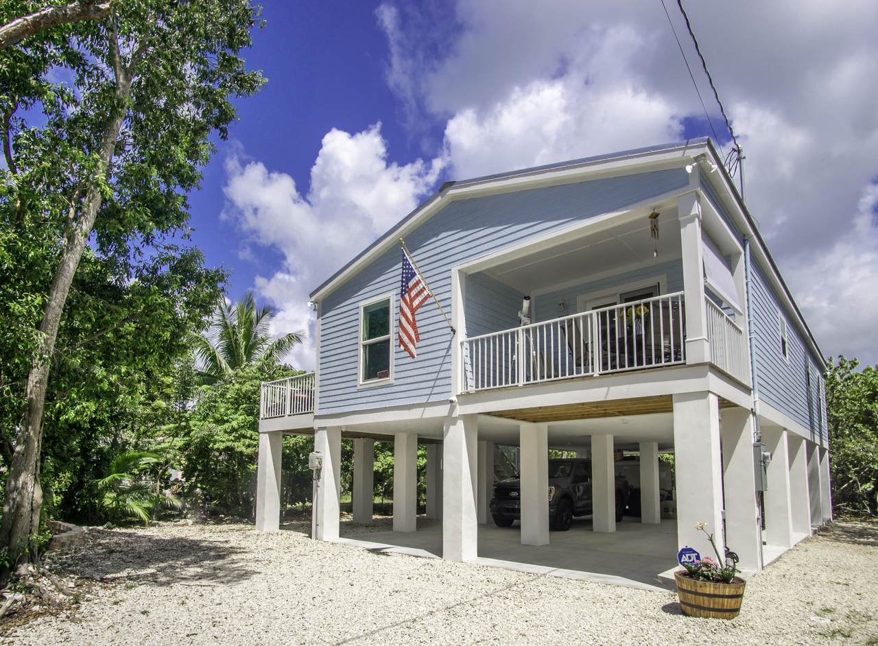 27087 Angelfish Road - Photo 1