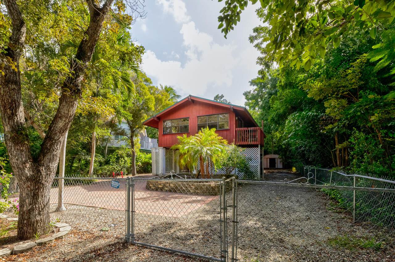 243 Buttonwood Shores Drive - Photo 1