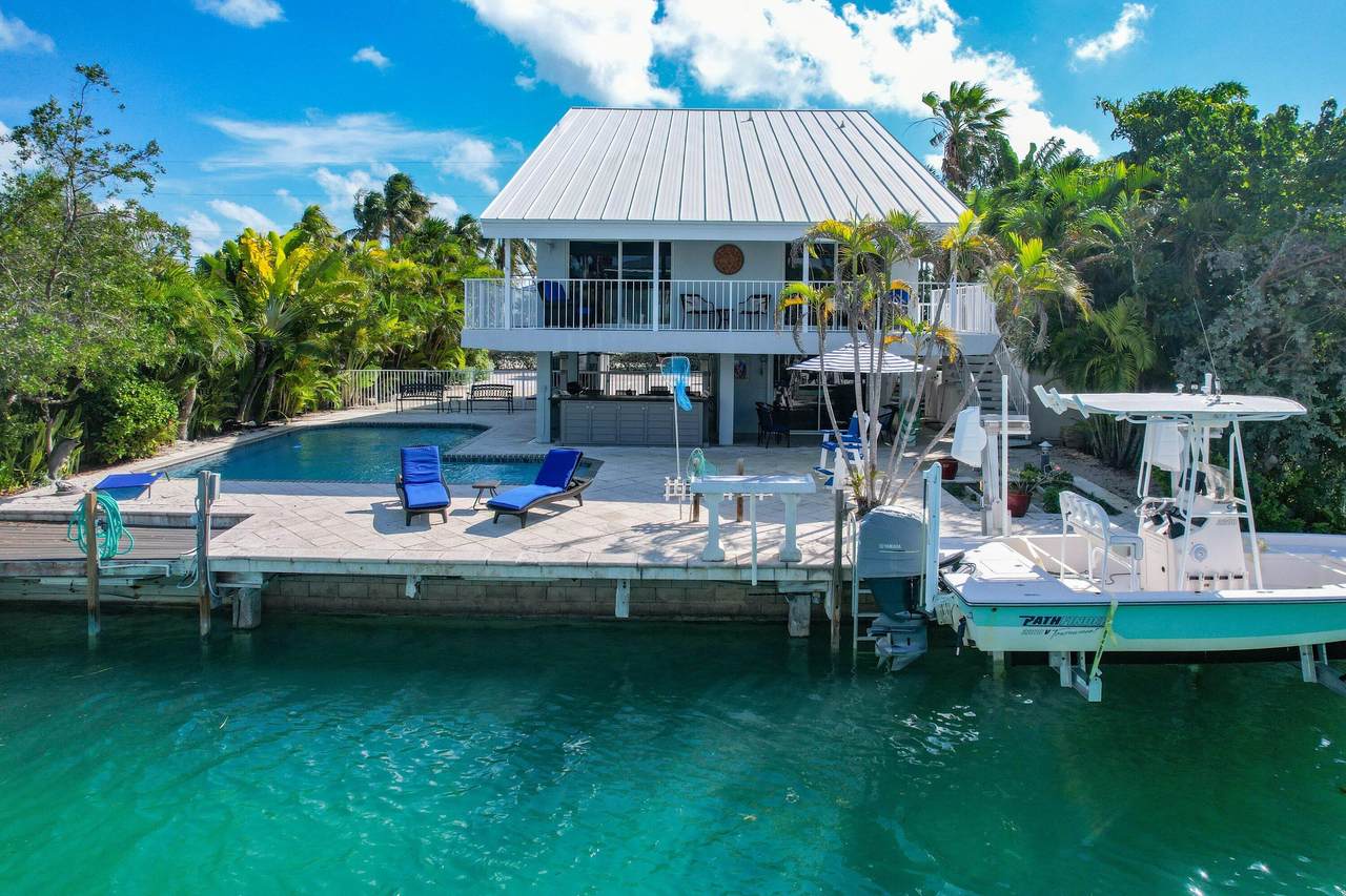 334 Seaview Drive - Photo 1