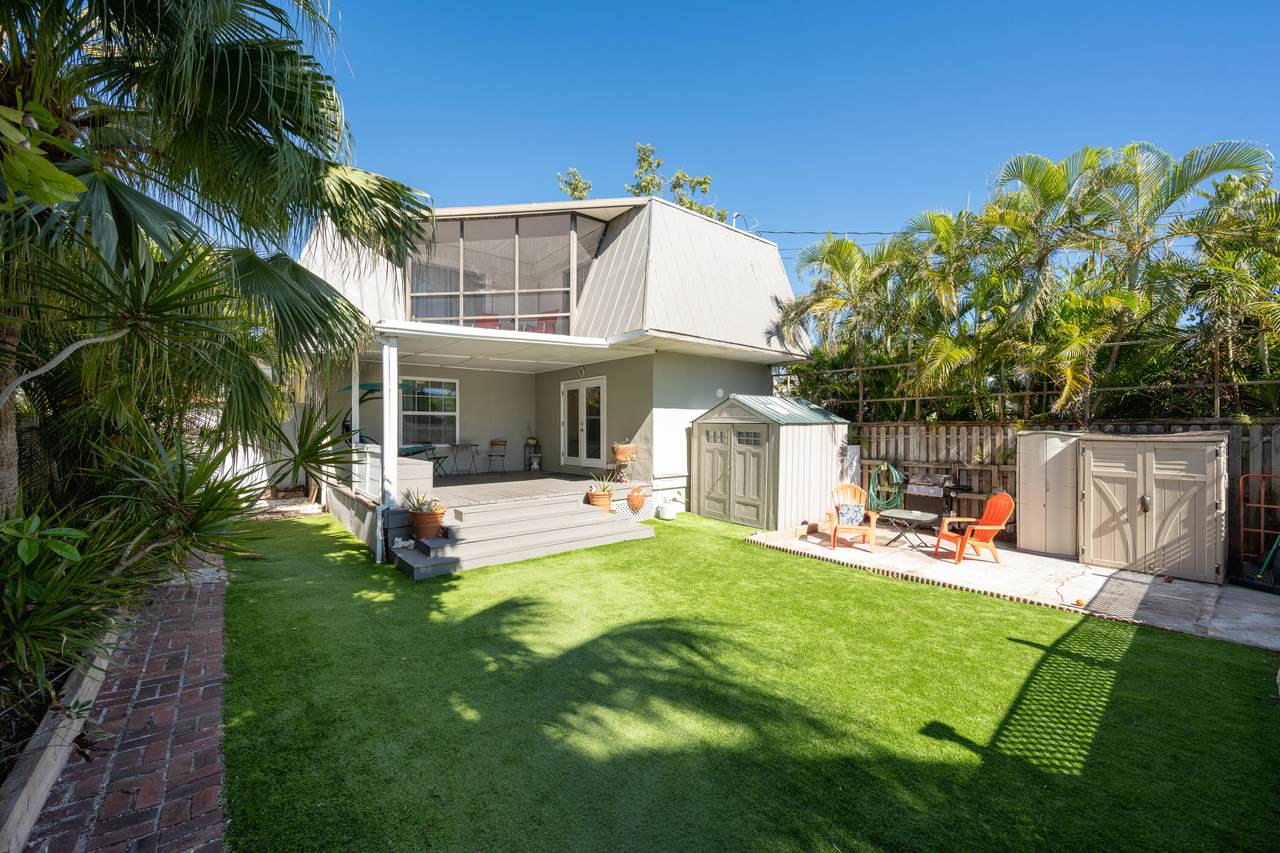3325 Eagle Avenue - Photo 1