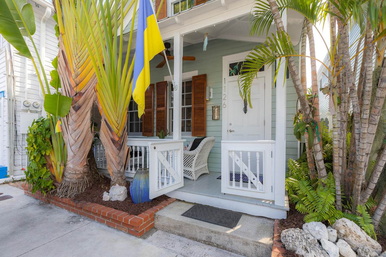 1126 Olivia Street - Photo 1