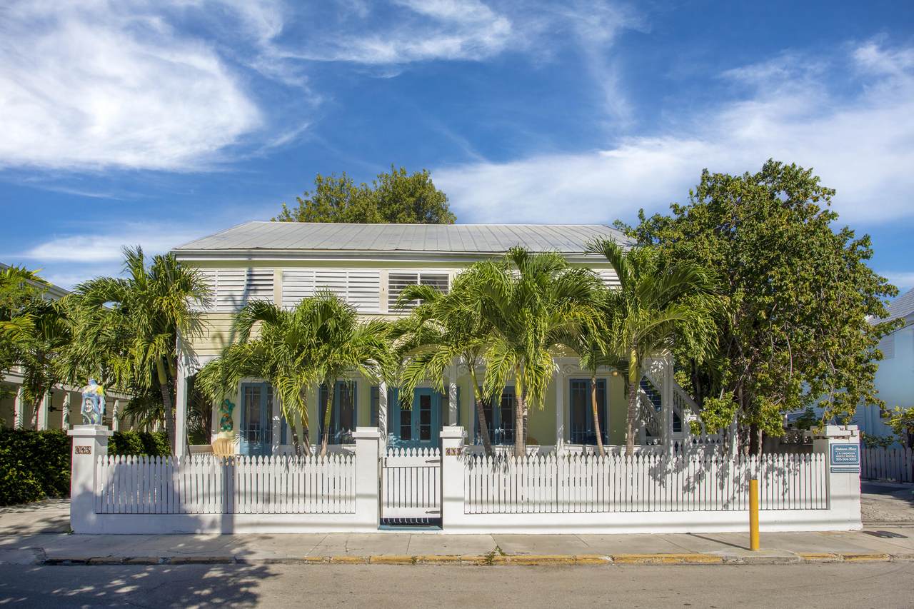 415 Bahama Street - Photo 1