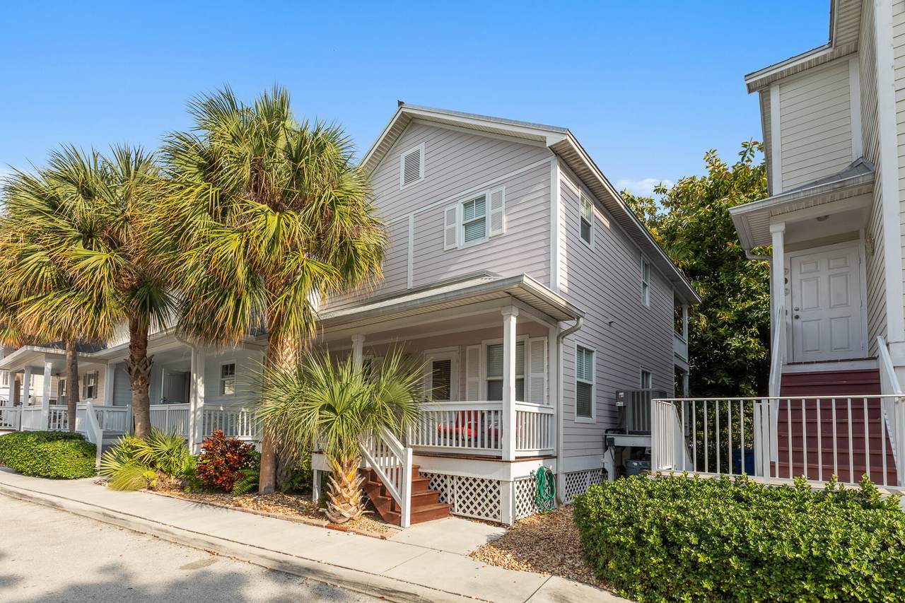 41 Coral Way - Photo 1