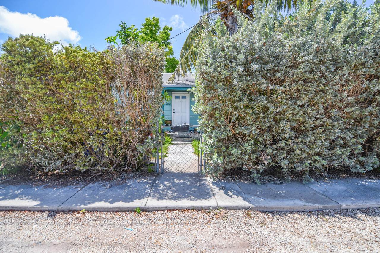 2421 Fogarty Avenue - Photo 1