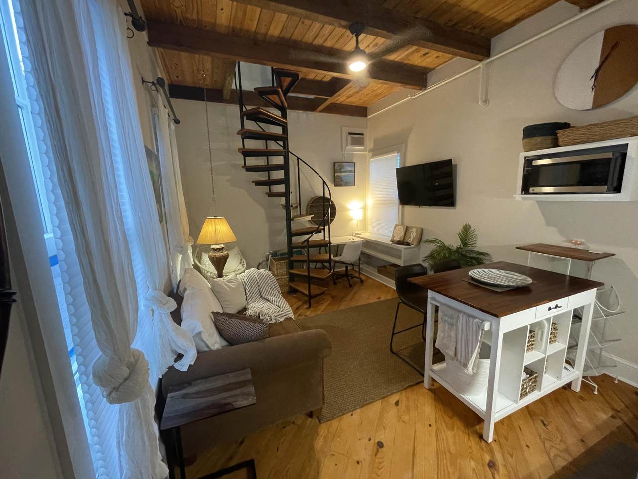 927 Thomas Street - Photo 1