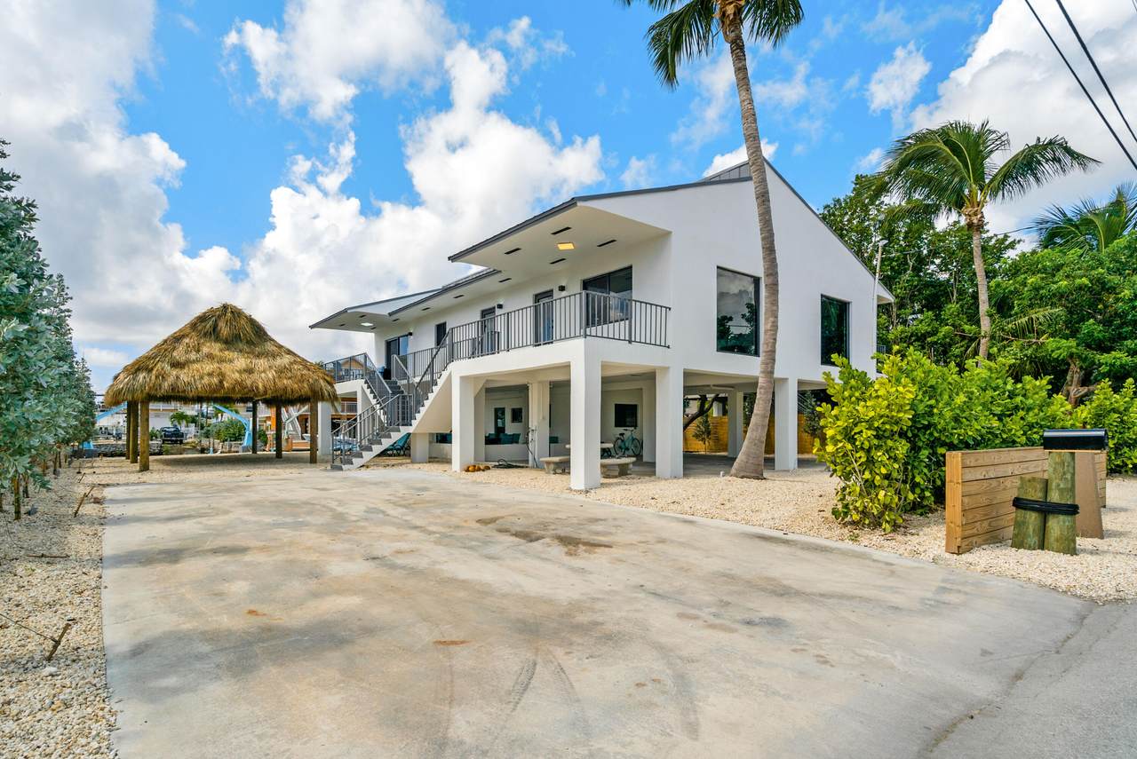 910 Lobster Lane - Photo 1