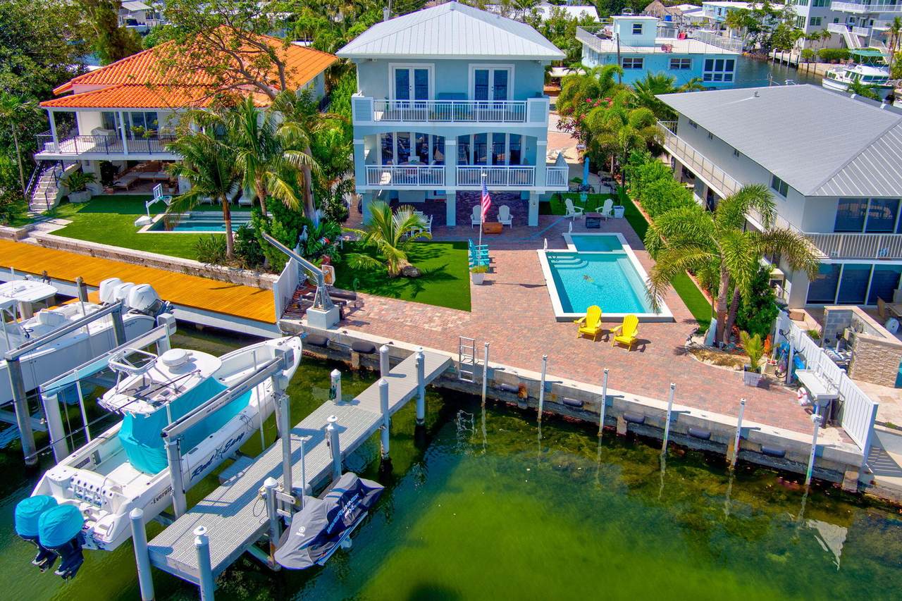 305 Jolly Roger Drive - Photo 1