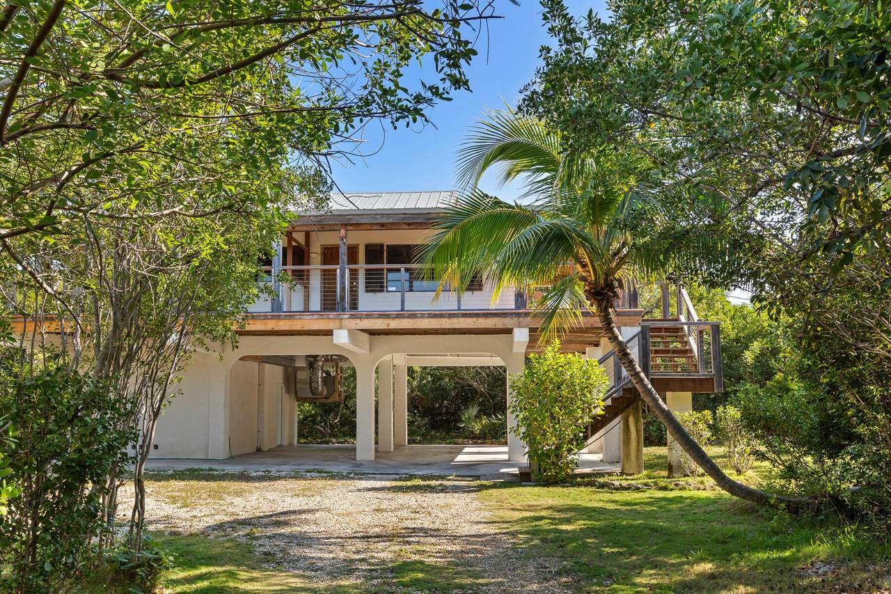529 Shore Drive - Photo 1