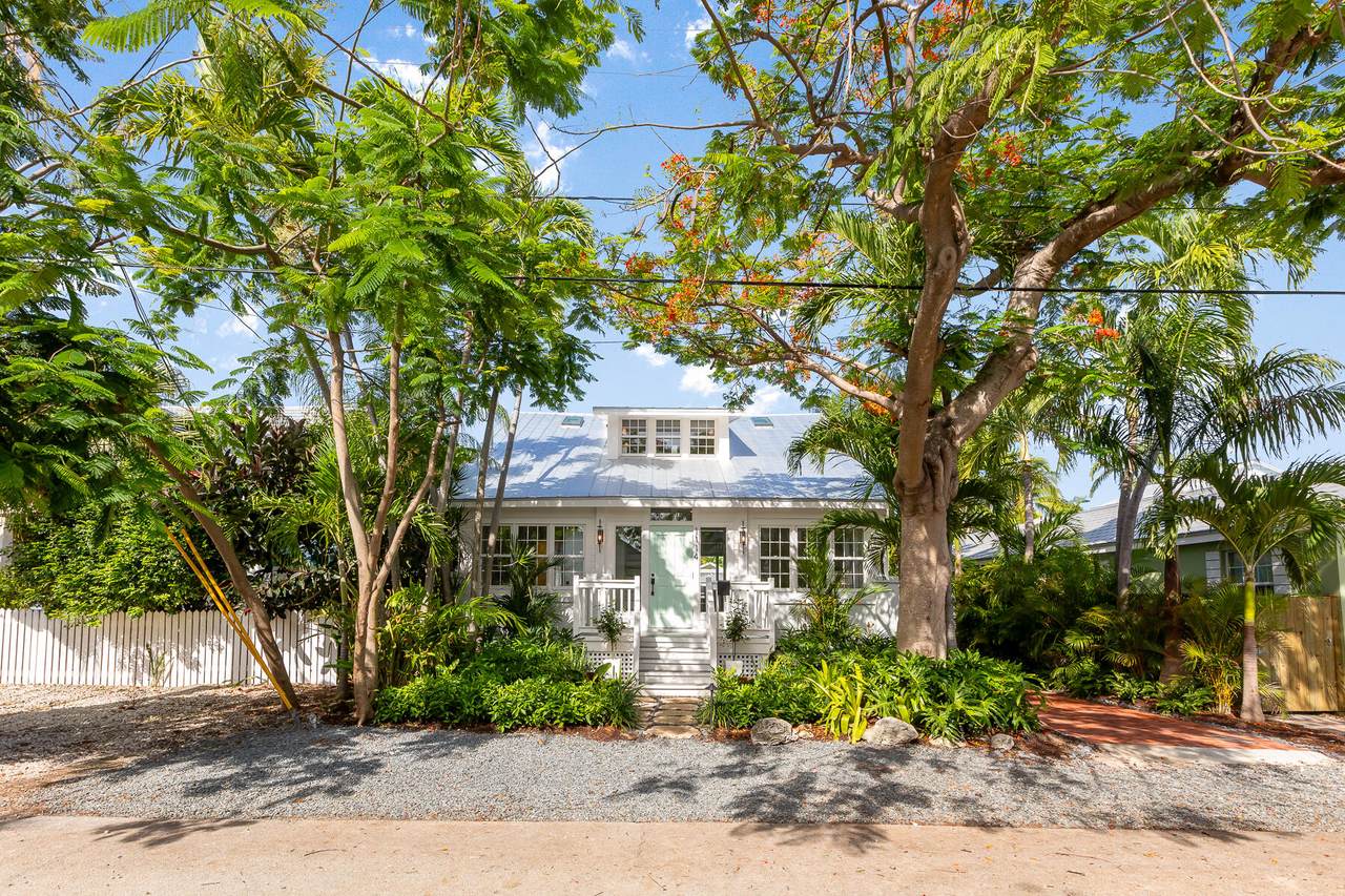 1114 Grinnell Street - Photo 1