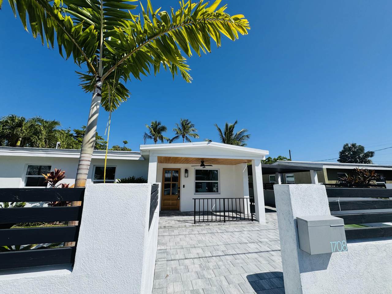 1708 Duncan Street - Photo 1