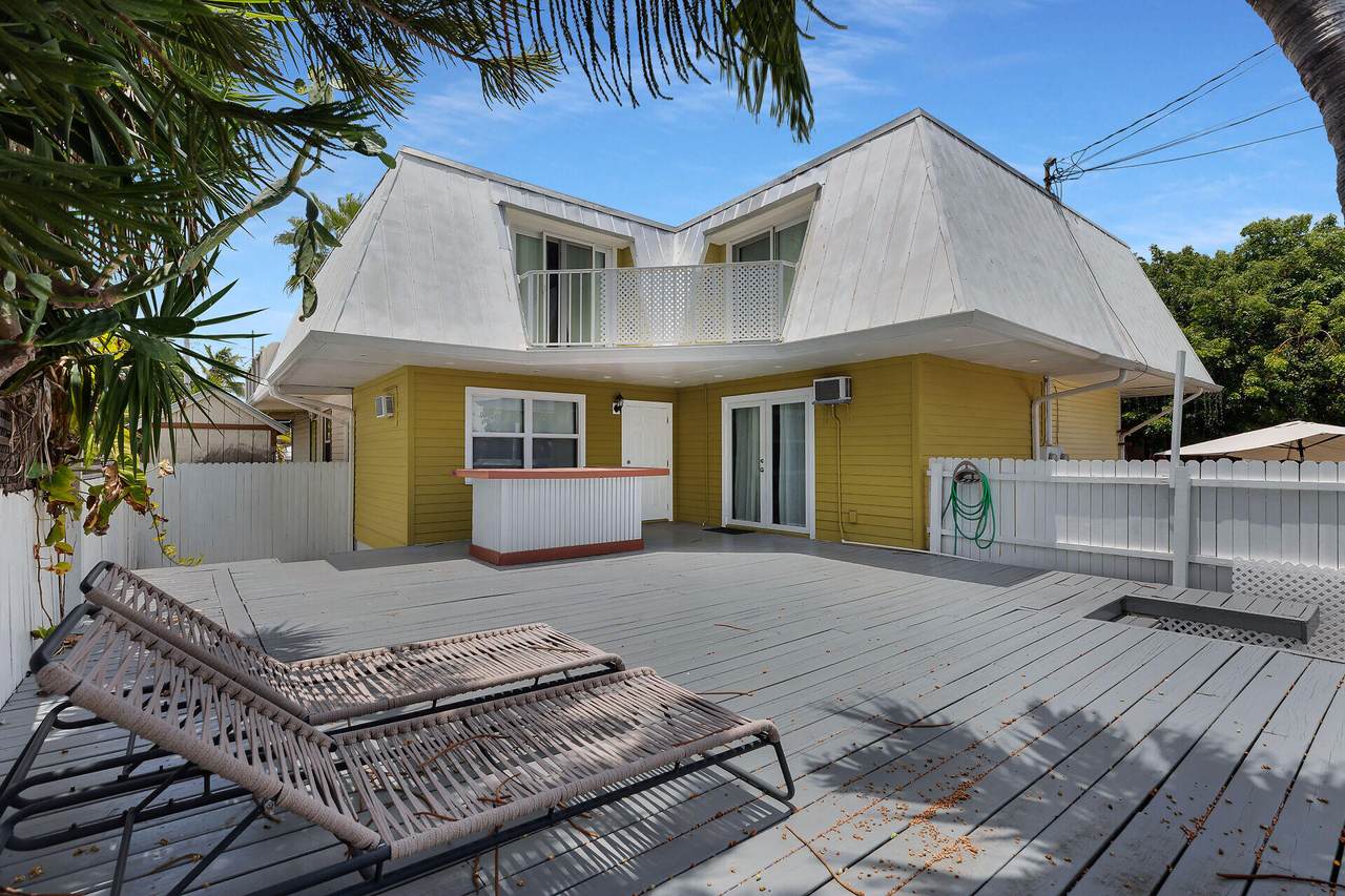 3218 Harriet Avenue - Photo 1