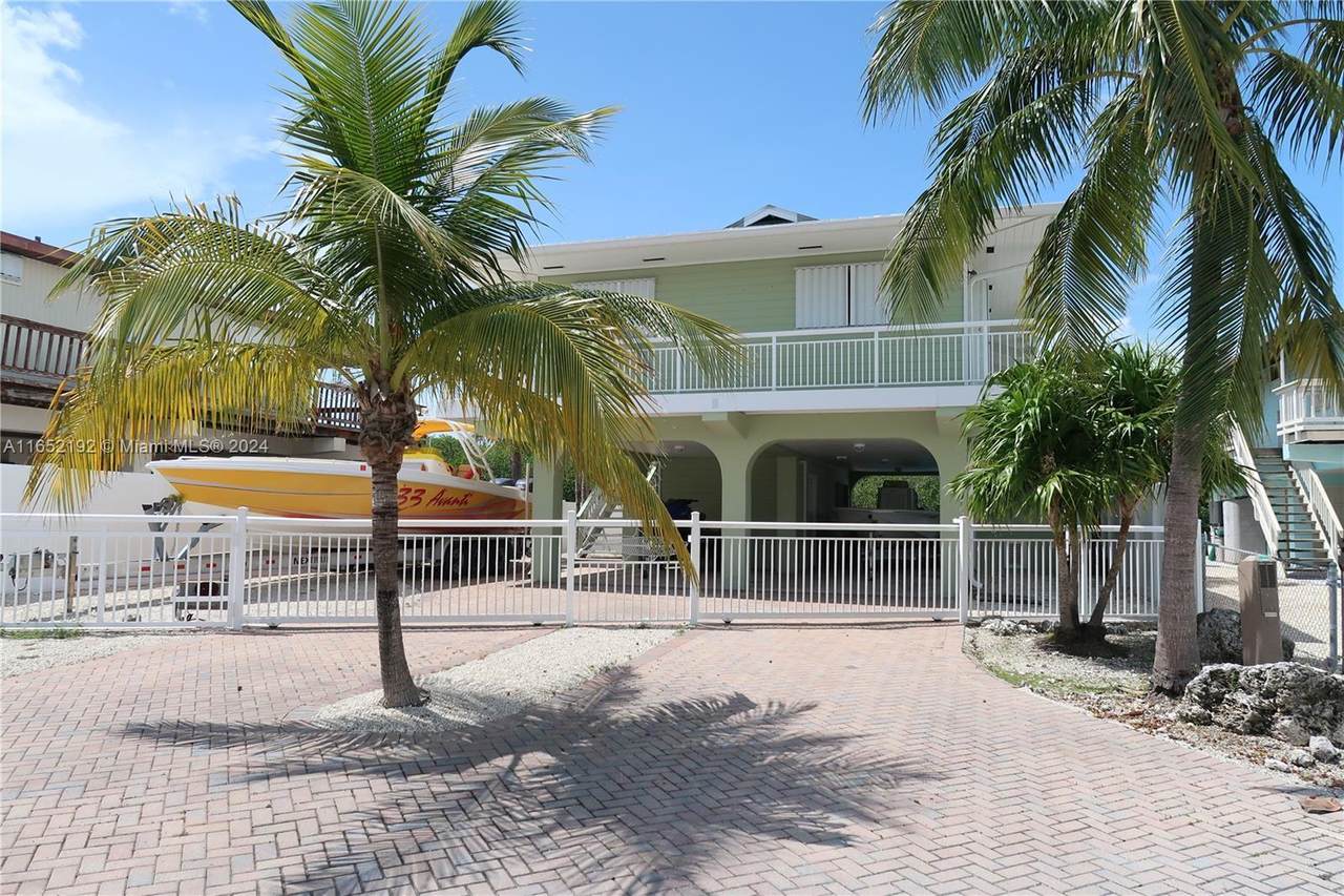 213 Aberdeen Court - Photo 1