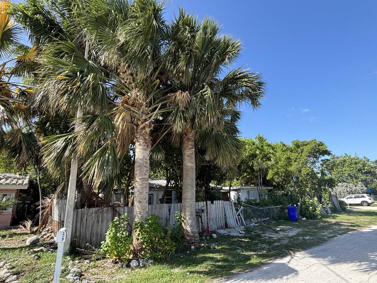 2433 Linda Avenue - Photo 1