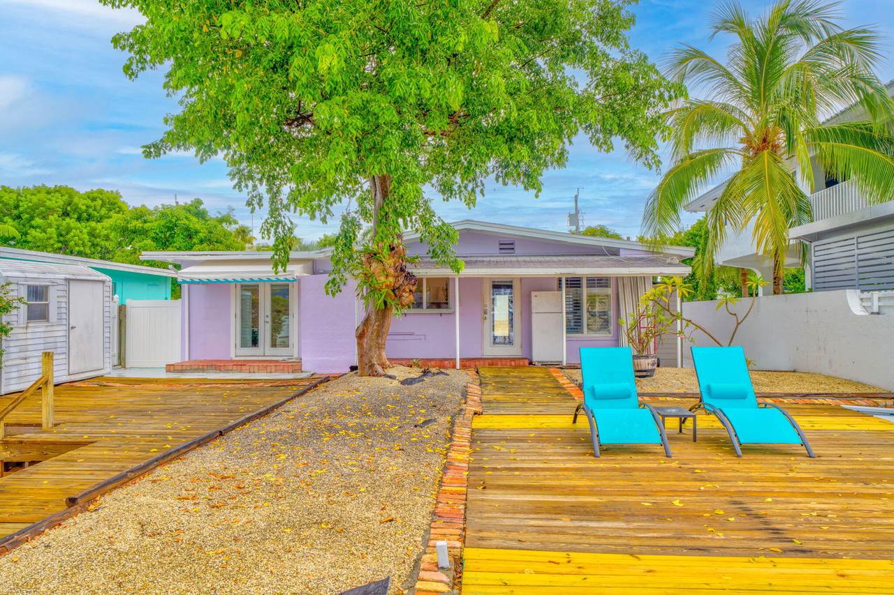 263 Azalea Street - Photo 1