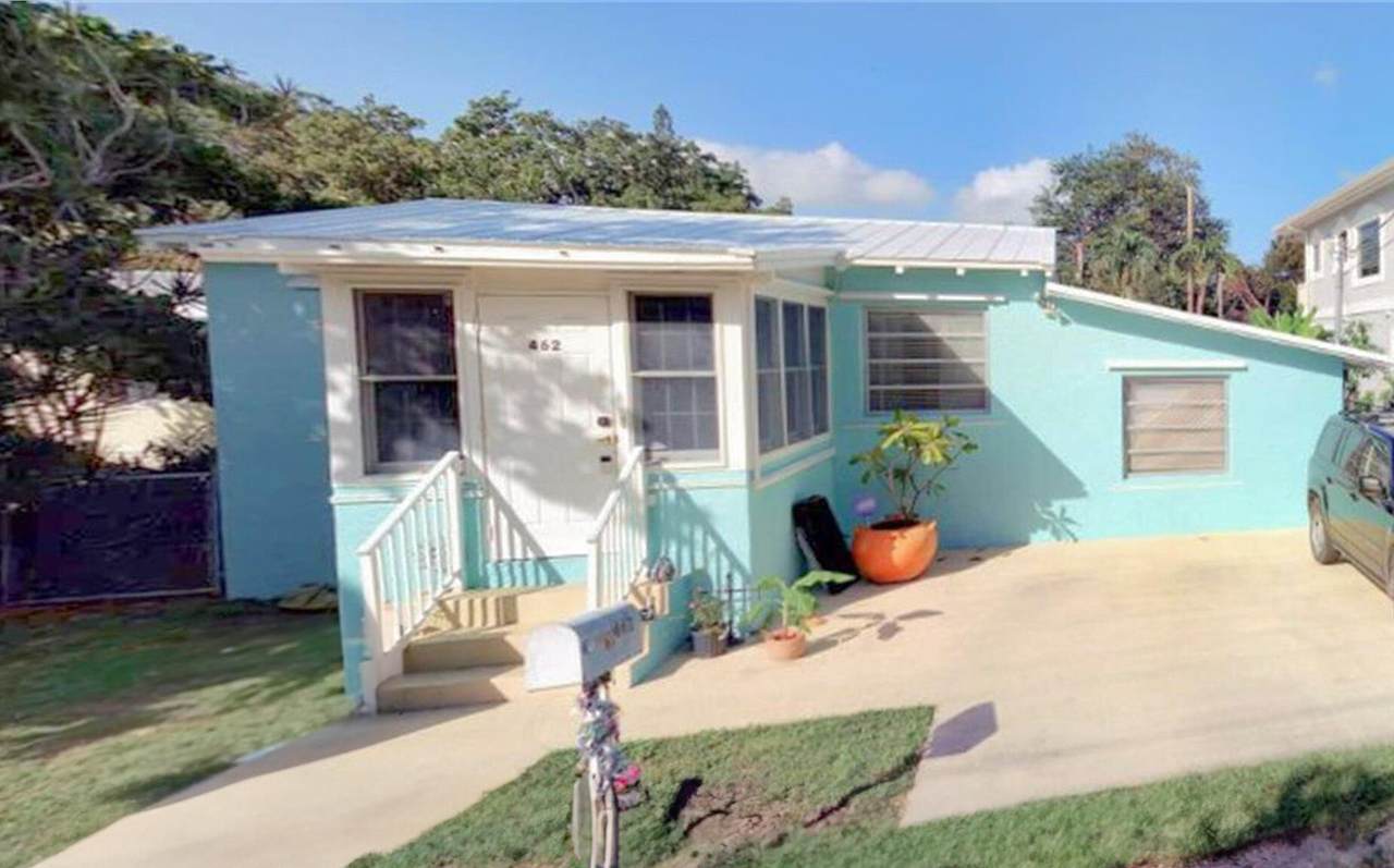 462 Sunset Drive - Photo 1
