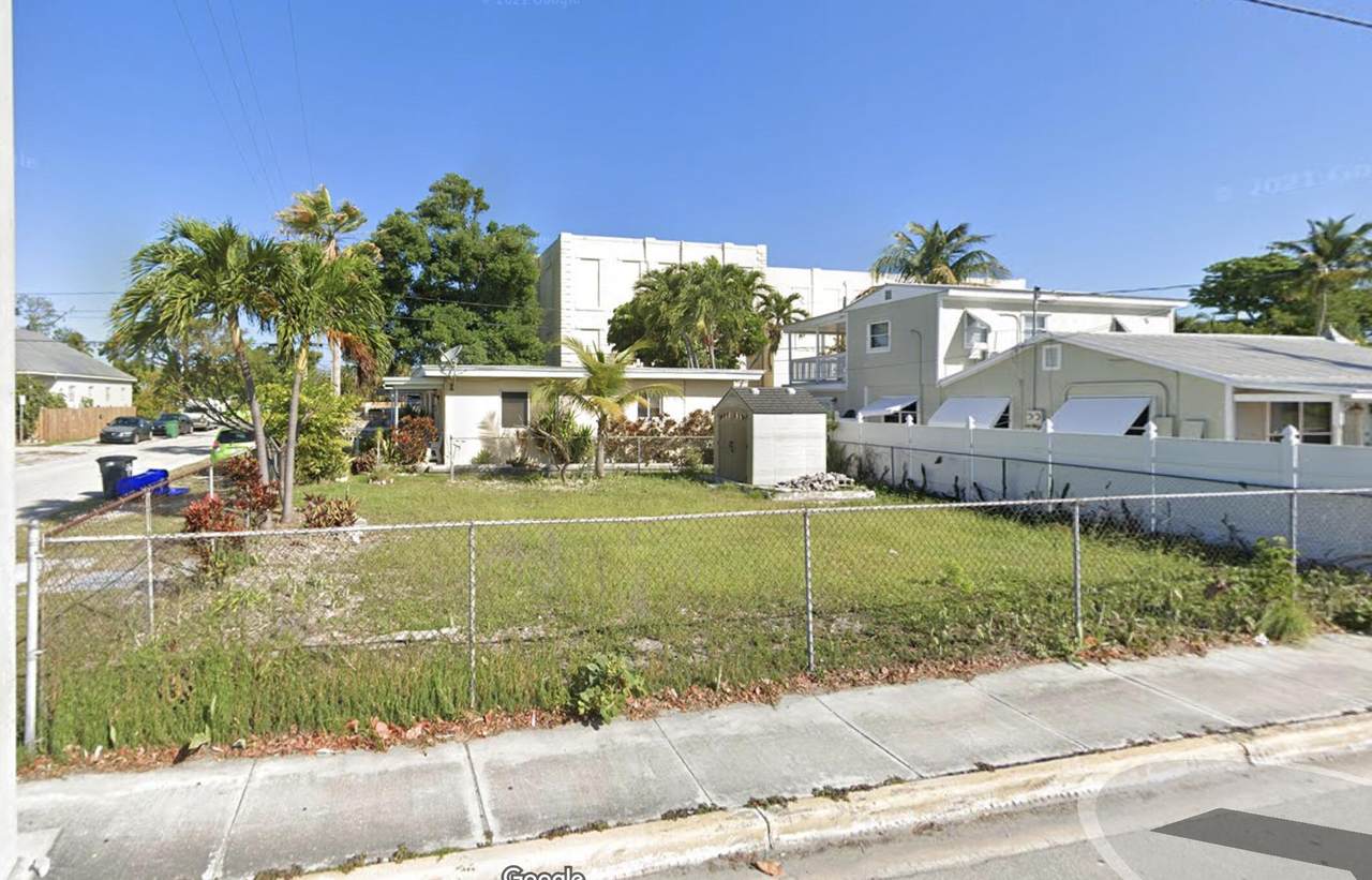 2001 Flagler - Photo 1
