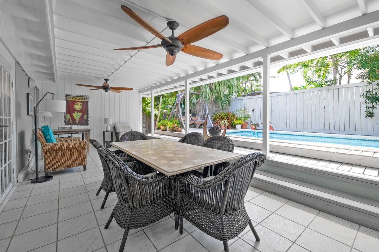 1515 Patricia Street - Photo 1