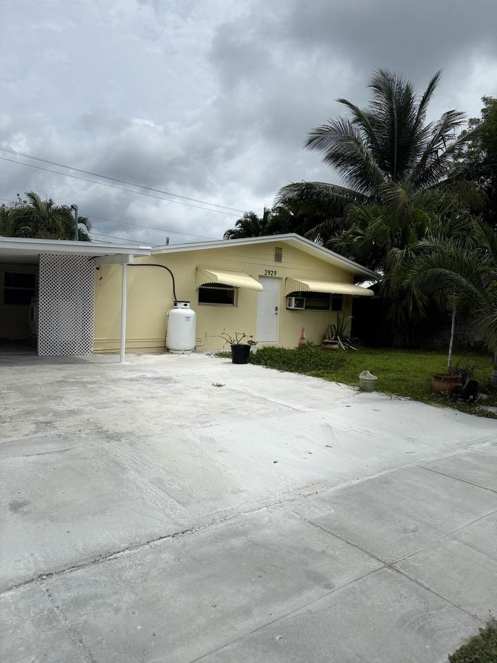 2929 Patterson Avenue - Photo 1