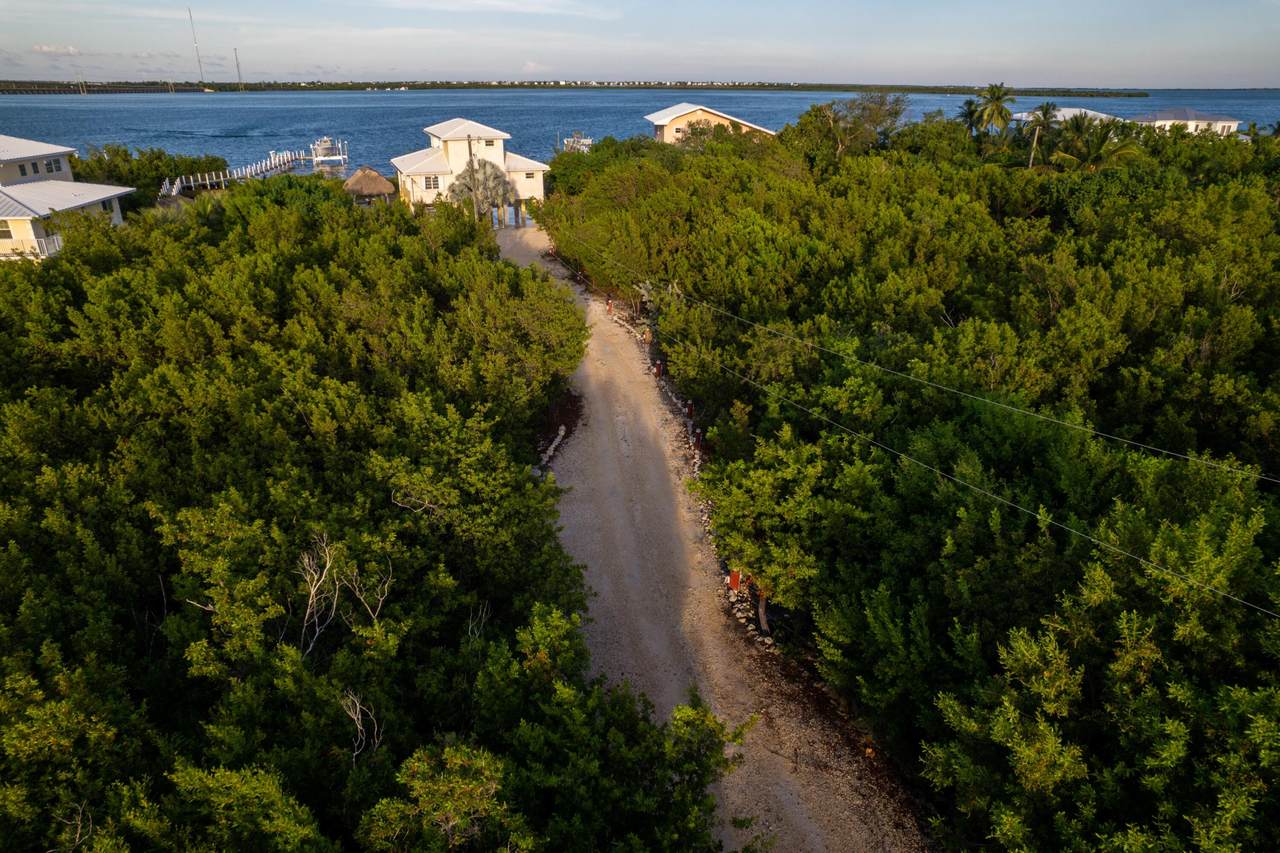 481 Shore Drive - Photo 1